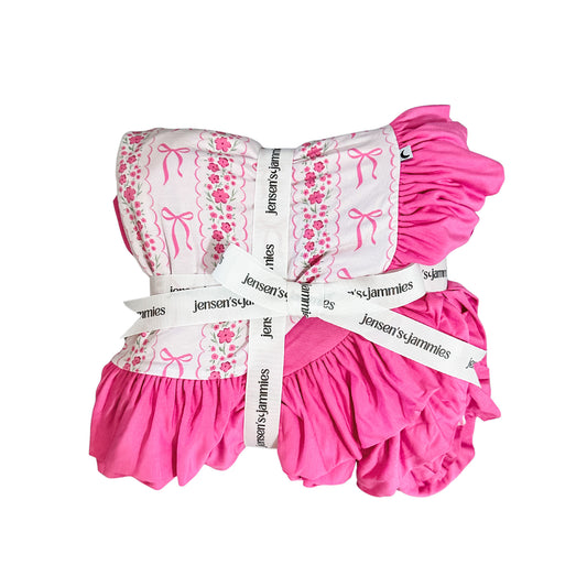 Pretty in Petals: Ruffle Blanket