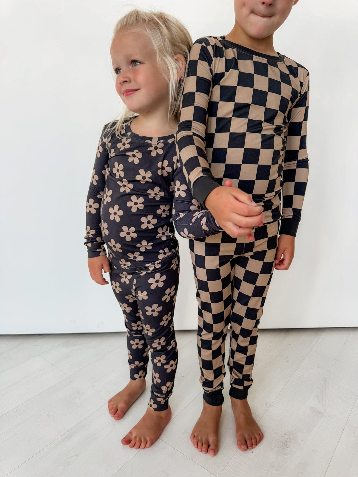 Checks: 2 Piece Set
