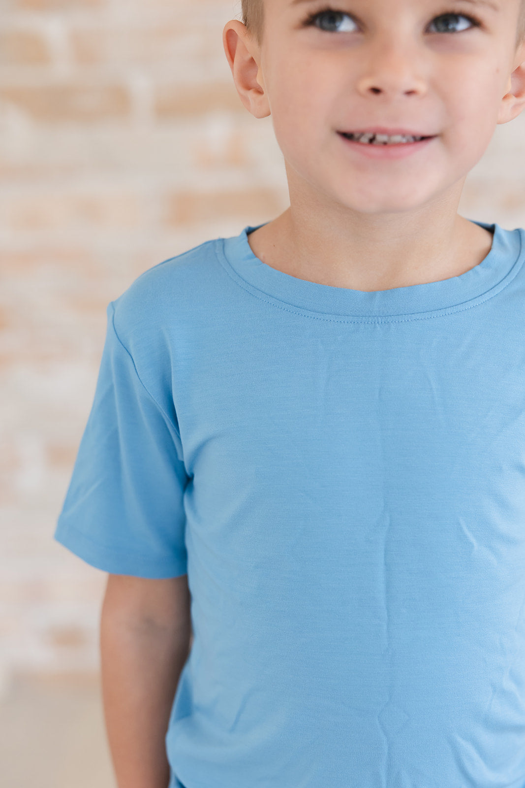 (SOLID) Paradise Falls - Everyday Tee