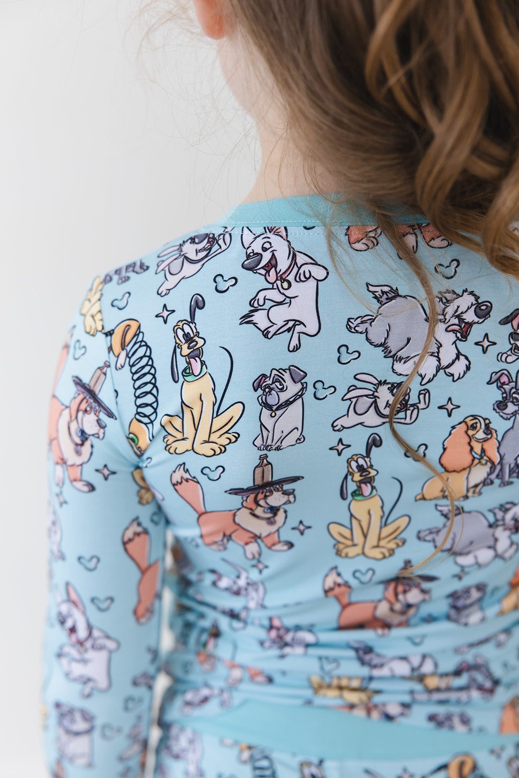 Darling Dogs - Set