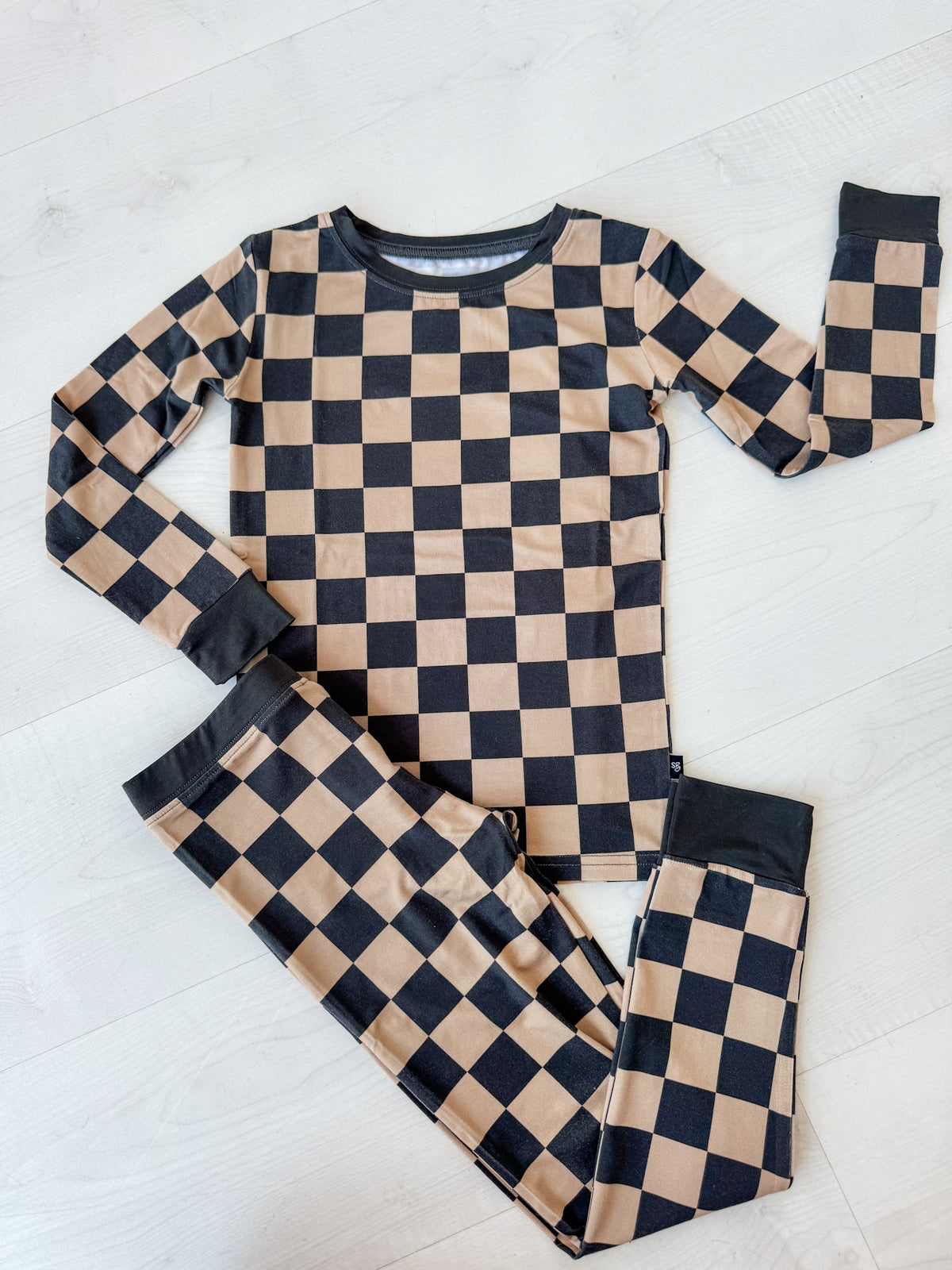 Checks: 2 Piece Set