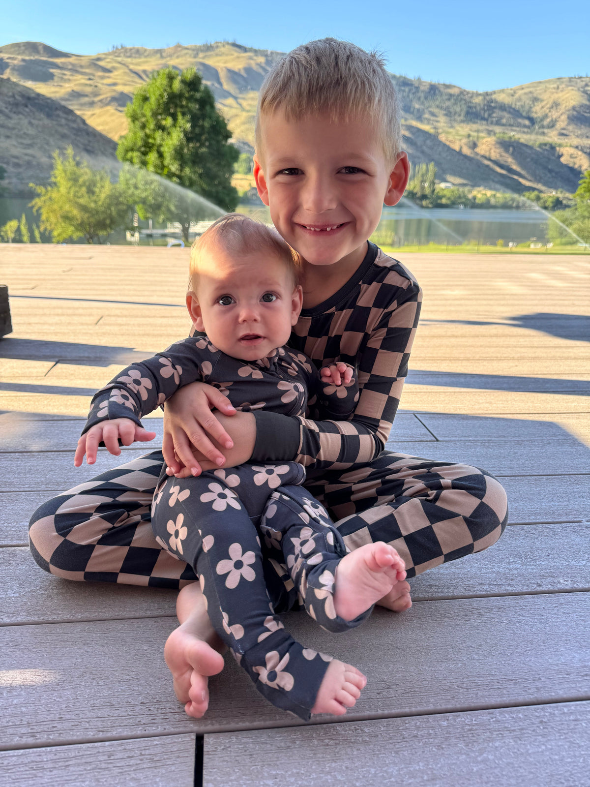 Checks: 2 Piece Set