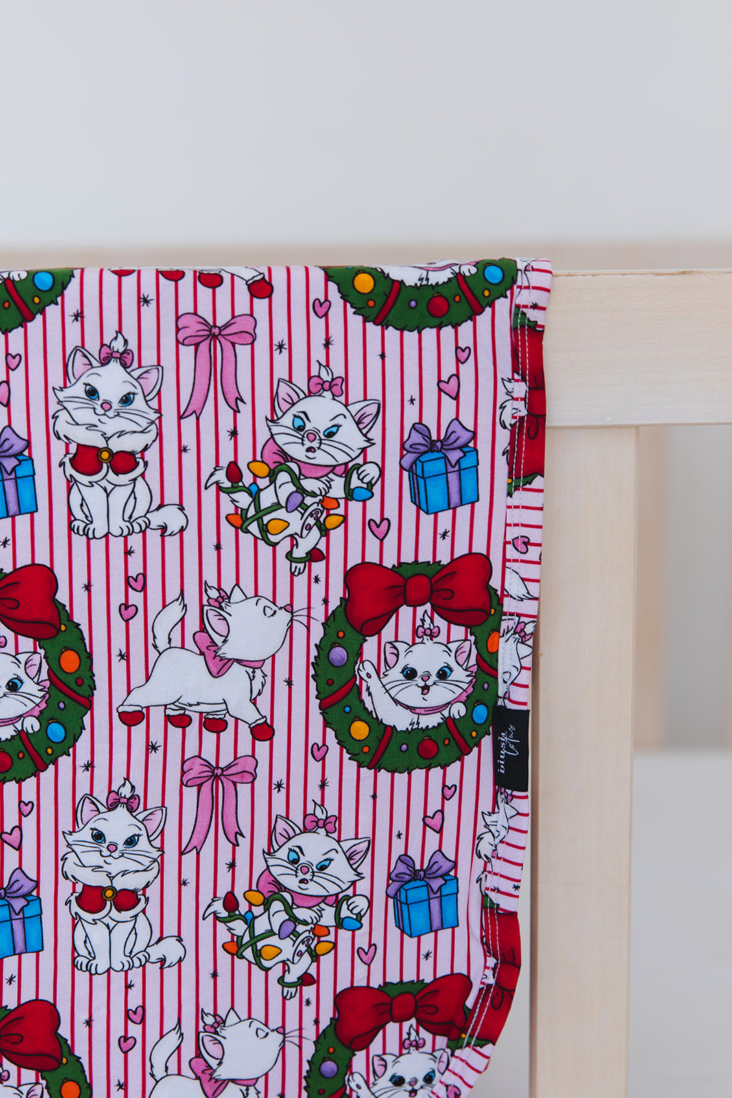 Wreath & Whiskers - Lightweight Blanket